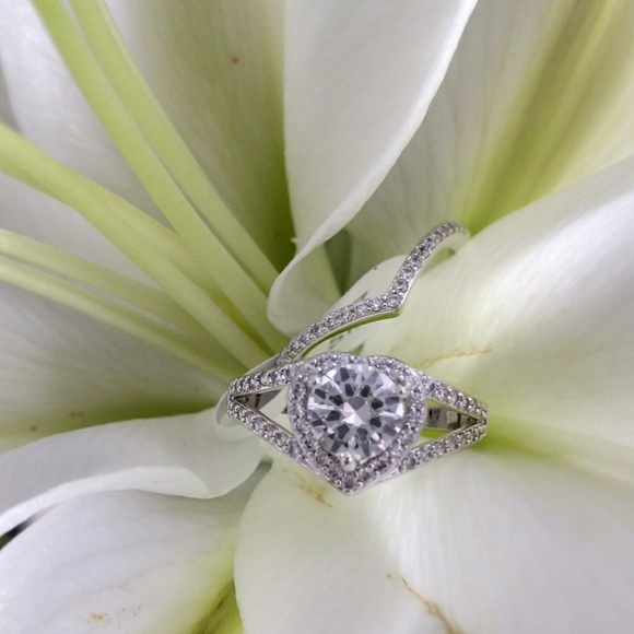 💥💕💦New Heart cut 925 stamped 2 pc ring - Picture 6 of 7